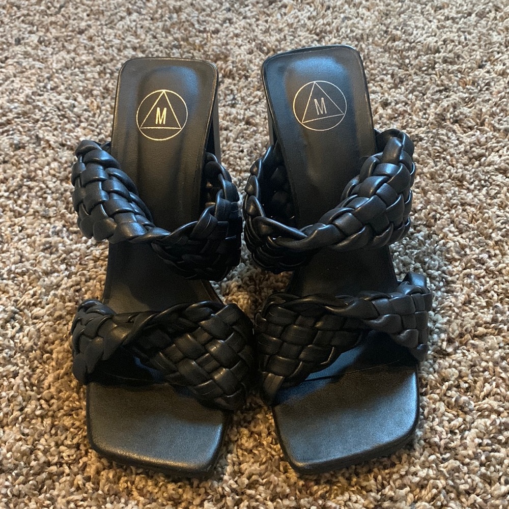 Miss guided twist block heels